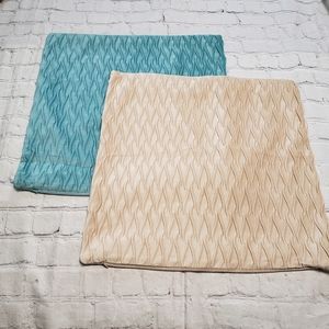 LIVE WELL Pillow Covers .